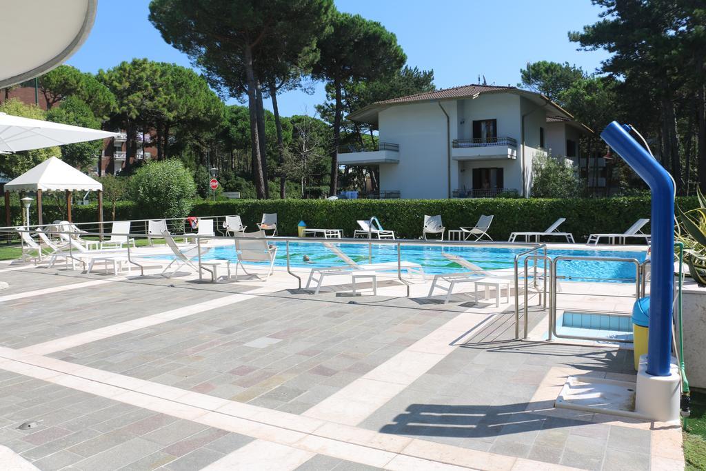 Hotel Smeraldo Lignano Sabbiadoro Exterior foto