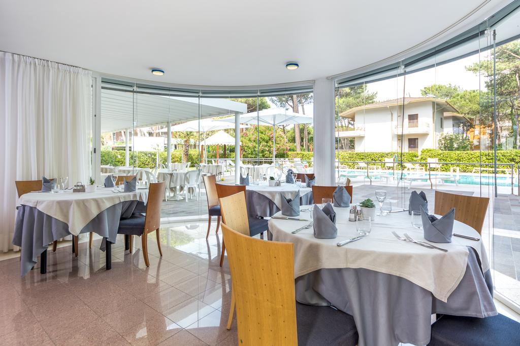 Hotel Smeraldo Lignano Sabbiadoro Exterior foto
